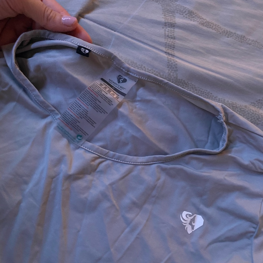 workout top - Picture 2 of 2